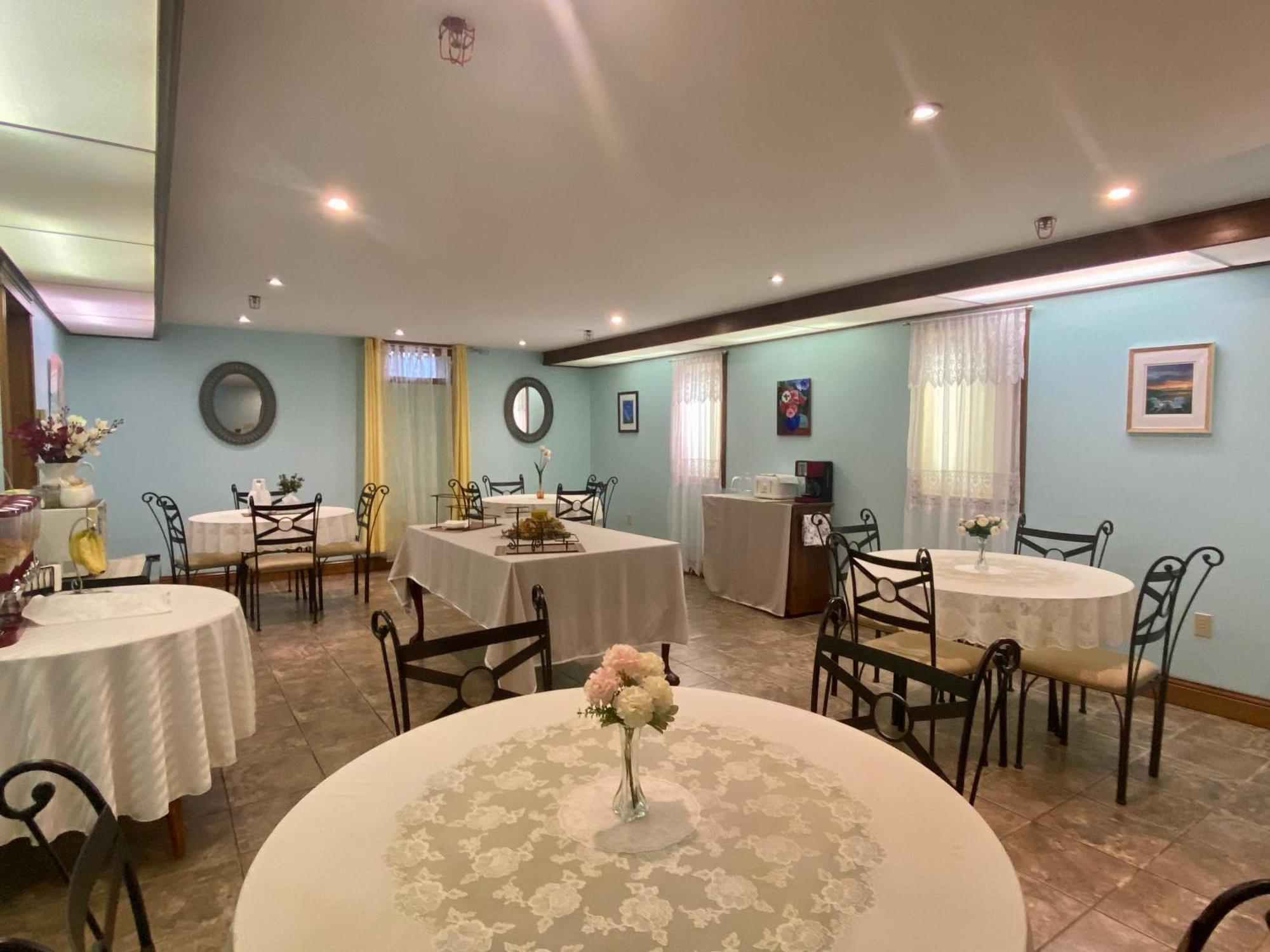 Inn On The Harbour Charlottetown Bagian luar foto